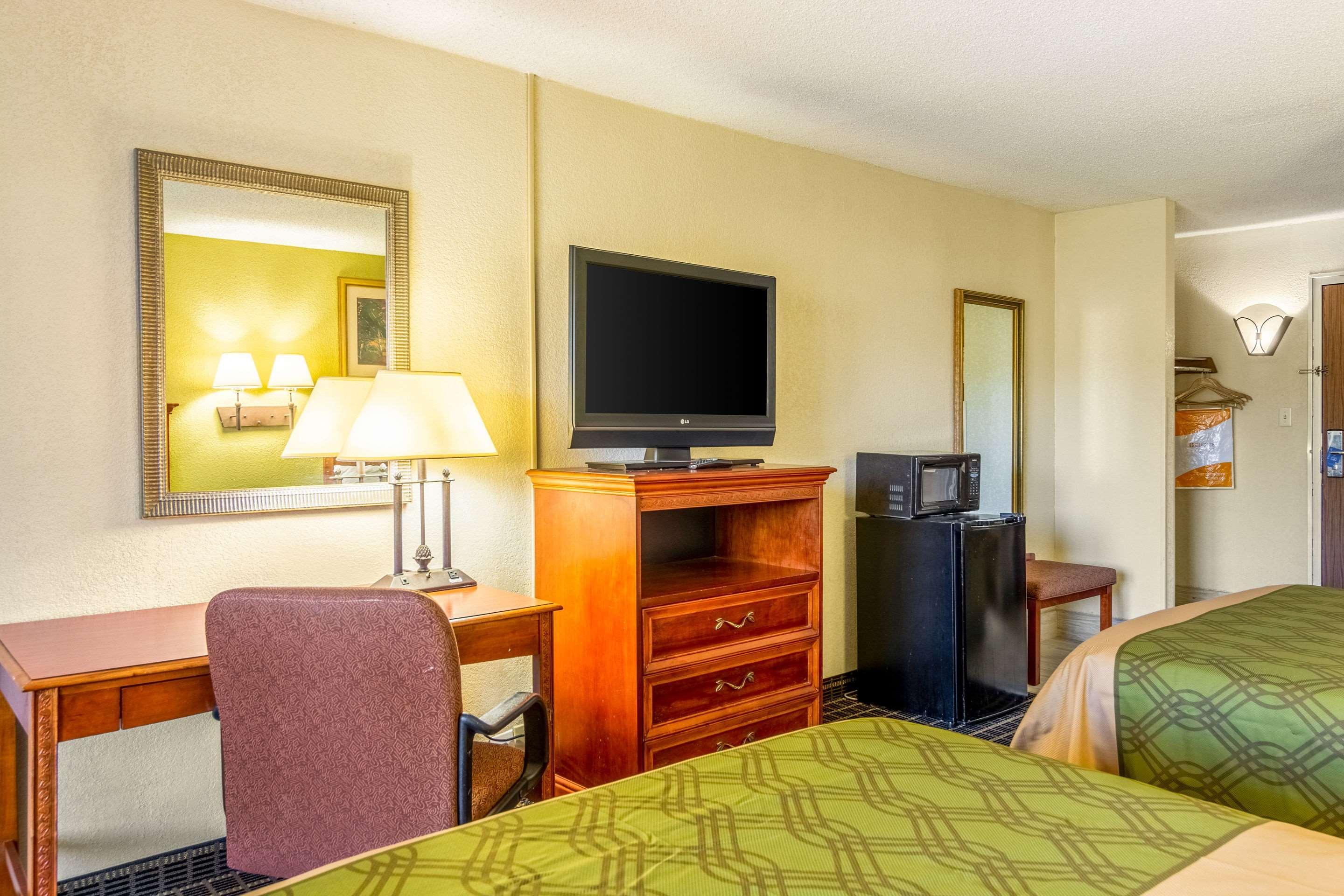 Rodeway Inn Central ريتشموند المظهر الخارجي الصورة