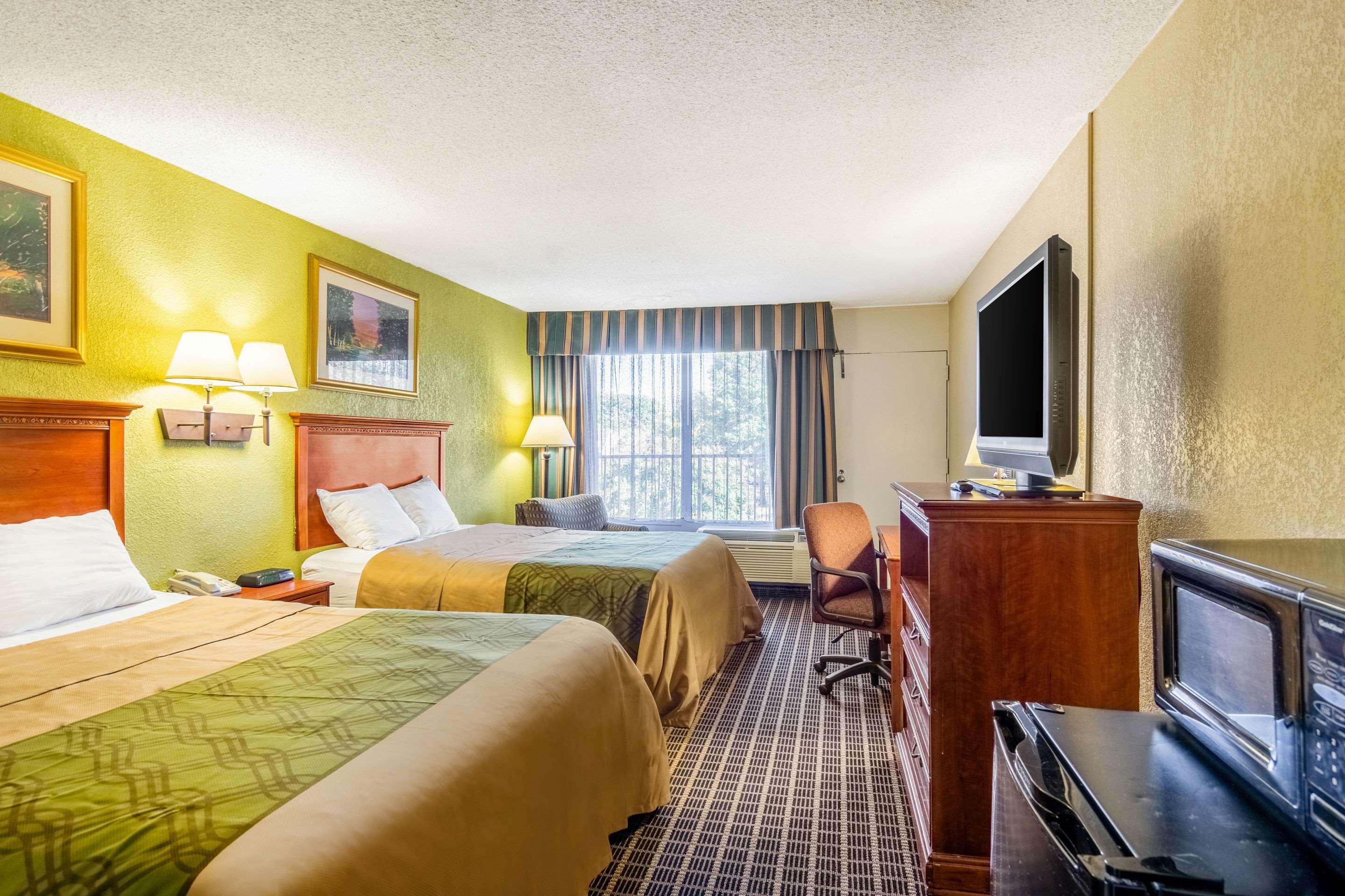 Rodeway Inn Central ريتشموند المظهر الخارجي الصورة