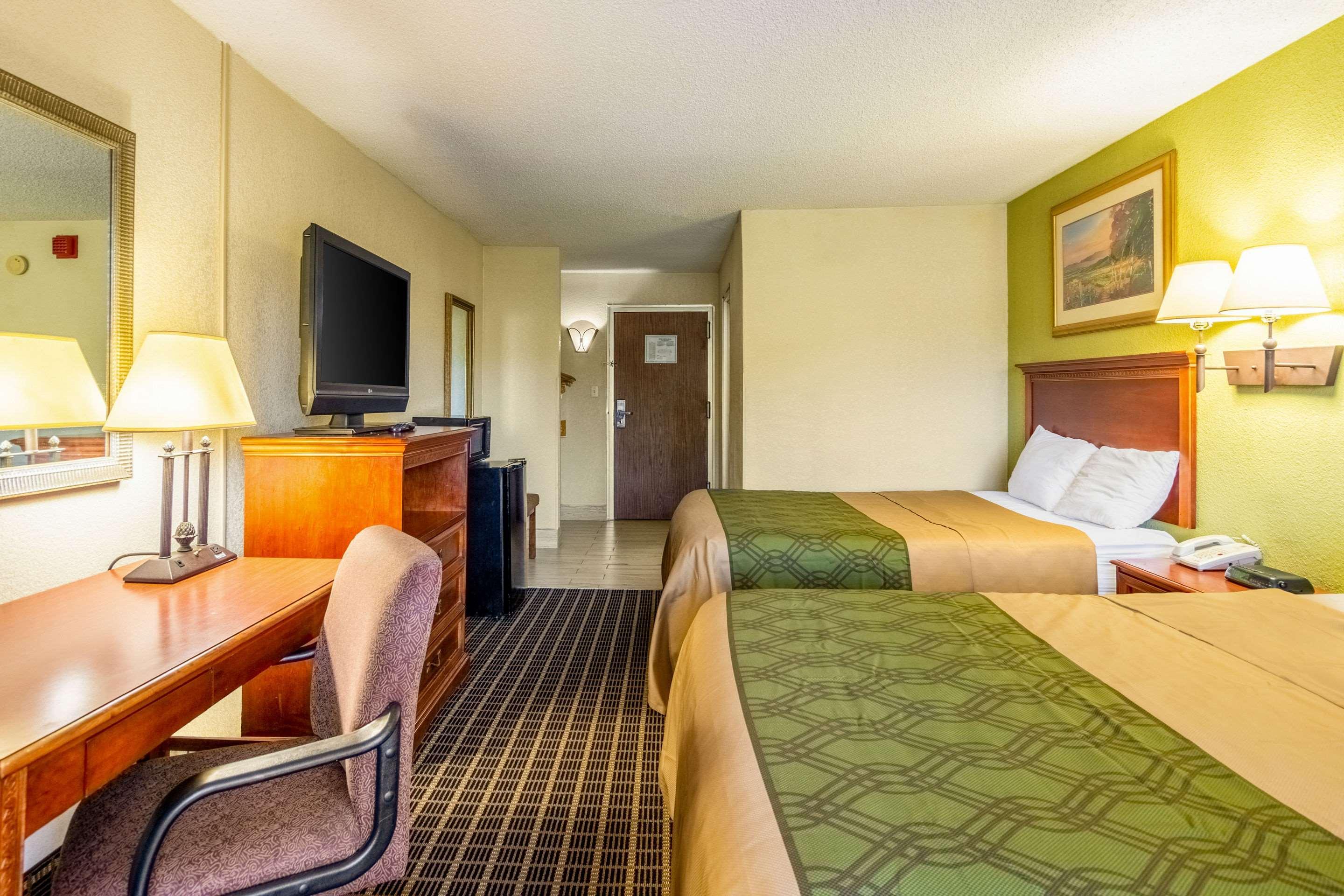 Rodeway Inn Central ريتشموند المظهر الخارجي الصورة