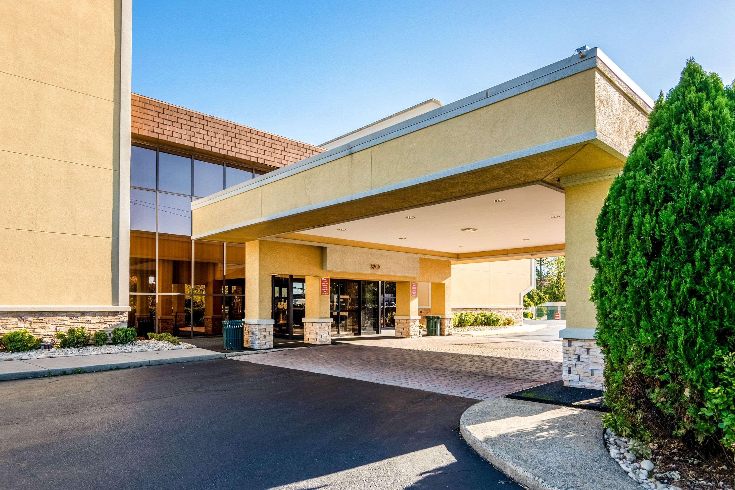 Rodeway Inn Central ريتشموند المظهر الخارجي الصورة